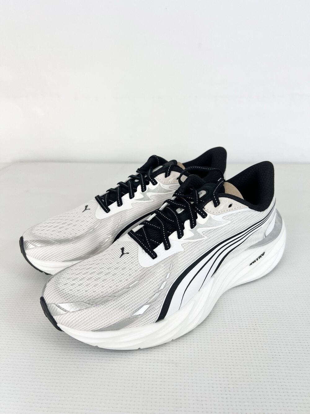 PUMA Velocity NITRO 4 White Black Athletic Shoes / 311141 02 / Womens Size 9 New